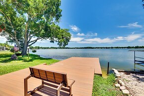 Waterfront Villa w/ Pool ~ 5 Mi to Ybor City!