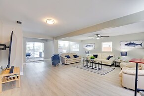 Waterfront Villa w/ Pool ~ 5 Mi to Ybor City!
