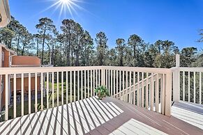 < 8 Mi to Disney: Getaway w/ Deck in Kissimmee!
