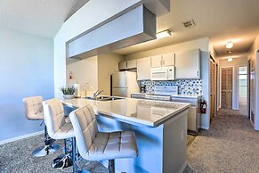 < 8 Mi to Disney: Getaway w/ Deck in Kissimmee!