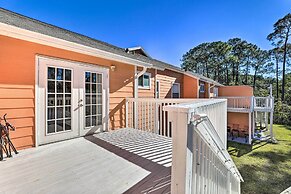 < 8 Mi to Disney: Getaway w/ Deck in Kissimmee!