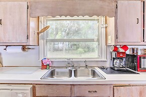 Bayfront Santa Rosa Escape Only 5 Miles to Beach!