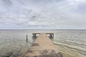 Bayfront Santa Rosa Escape Only 5 Miles to Beach!