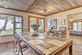 Bayfront Santa Rosa Escape Only 5 Miles to Beach!