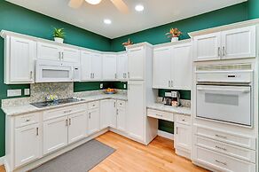 Seasonal Beach + Boat Dock: Lake Hartwell Home!