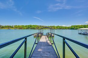 Seasonal Beach + Boat Dock: Lake Hartwell Home!