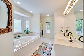 Seasonal Beach + Boat Dock: Lake Hartwell Home!