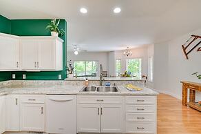 Seasonal Beach + Boat Dock: Lake Hartwell Home!