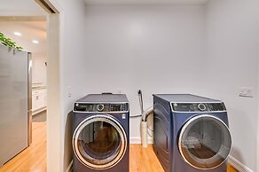 Seasonal Beach + Boat Dock: Lake Hartwell Home!