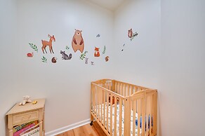 Seasonal Beach + Boat Dock: Lake Hartwell Home!