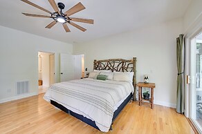 Seasonal Beach + Boat Dock: Lake Hartwell Home!