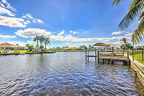 Waterfront Pool & Spa: Relaxing Cape Coral Retreat