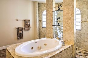 Waterfront Pool & Spa: Relaxing Cape Coral Retreat