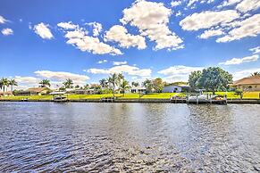 Waterfront Pool & Spa: Relaxing Cape Coral Retreat