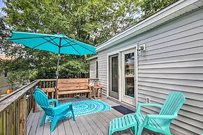 Adorable Lakefront Cottage w/ Dock & Grill!
