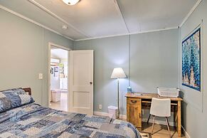 Adorable Lakefront Cottage w/ Dock & Grill!