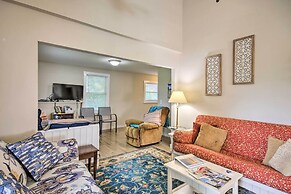 Adorable Lakefront Cottage w/ Dock & Grill!