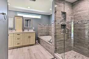 3 Mi to Dtwn Bradenton: Home w/ Yard!