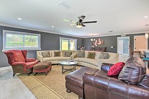 3 Mi to Dtwn Bradenton: Home w/ Yard!