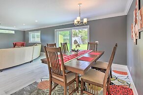 3 Mi to Dtwn Bradenton: Home w/ Yard!