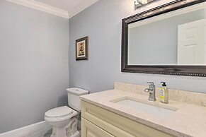 3 Mi to Dtwn Bradenton: Home w/ Yard!