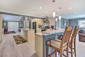 3 Mi to Dtwn Bradenton: Home w/ Yard!