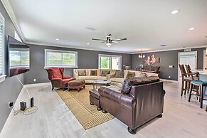 3 Mi to Dtwn Bradenton: Home w/ Yard!