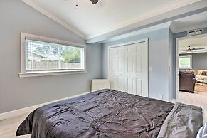 3 Mi to Dtwn Bradenton: Home w/ Yard!