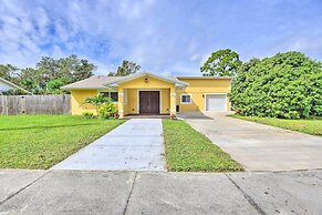 3 Mi to Dtwn Bradenton: Home w/ Yard!