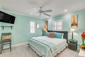 Breezy White Sands House Steps to Gulf Shore!