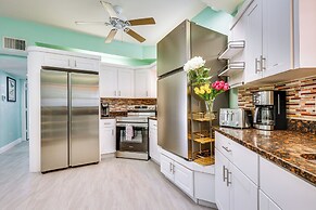 Breezy White Sands House Steps to Gulf Shore!