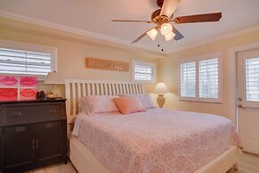Breezy White Sands House Steps to Gulf Shore!