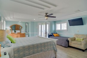Breezy White Sands House Steps to Gulf Shore!