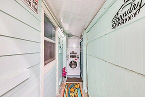 Breezy White Sands House Steps to Gulf Shore!