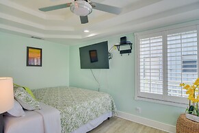 Breezy White Sands House Steps to Gulf Shore!