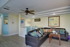 Breezy White Sands House Steps to Gulf Shore!