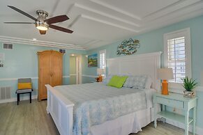 Breezy White Sands House Steps to Gulf Shore!