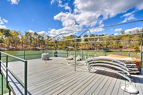 Bright Oasis on Lake Hartwell w/ Boat Dock!