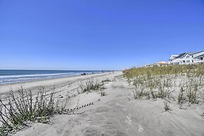 Charming Condo w/ Pool Access - Walk to Beach