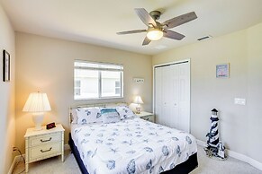 6 Mi to Waterpark: Tropical Home in Cape Coral