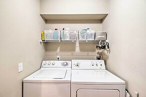 6 Mi to Waterpark: Tropical Home in Cape Coral