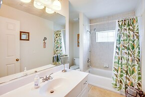 6 Mi to Waterpark: Tropical Home in Cape Coral