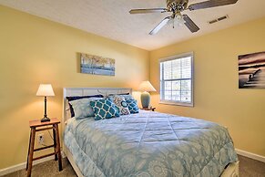 Aberdeen Club Golf Retreat, Short Drive to Beach!