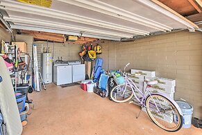 Ormond Beach Home w/ Screened Porch, Walk to Shore