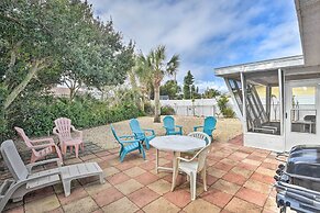 Ormond Beach Home w/ Screened Porch, Walk to Shore