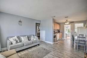 Ormond Beach Home w/ Screened Porch, Walk to Shore