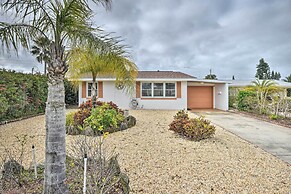 Ormond Beach Home w/ Screened Porch, Walk to Shore