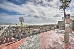 Ormond Beach Home w/ Screened Porch, Walk to Shore