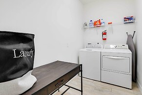 12 Mi to Disney: Home w/ Pool Access + Grill