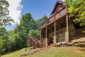 Charming Lake Hartwell Retreat w/ Game Room